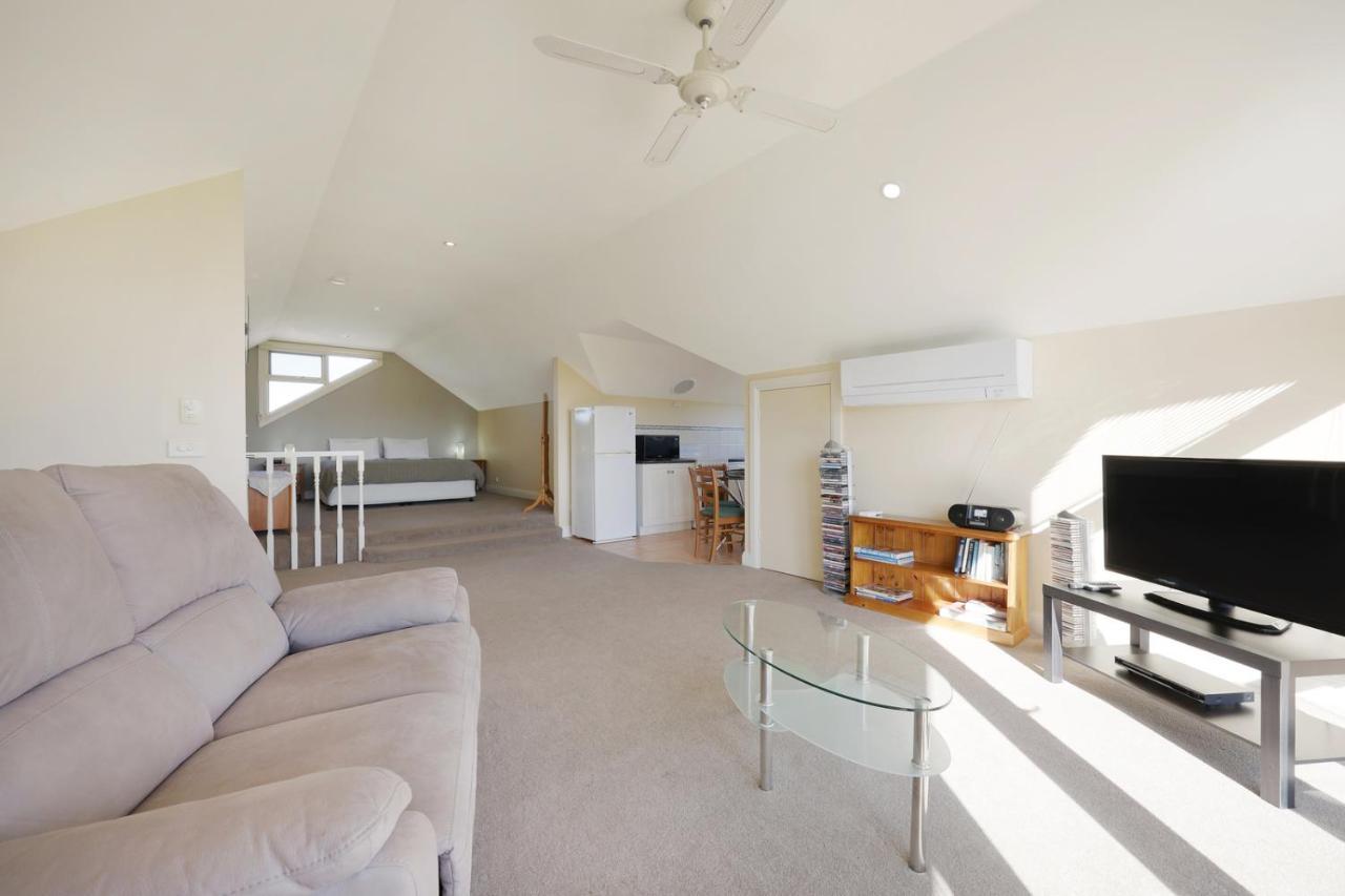 Logans Beach Apartments - The Loft Warrnambool Ngoại thất bức ảnh
