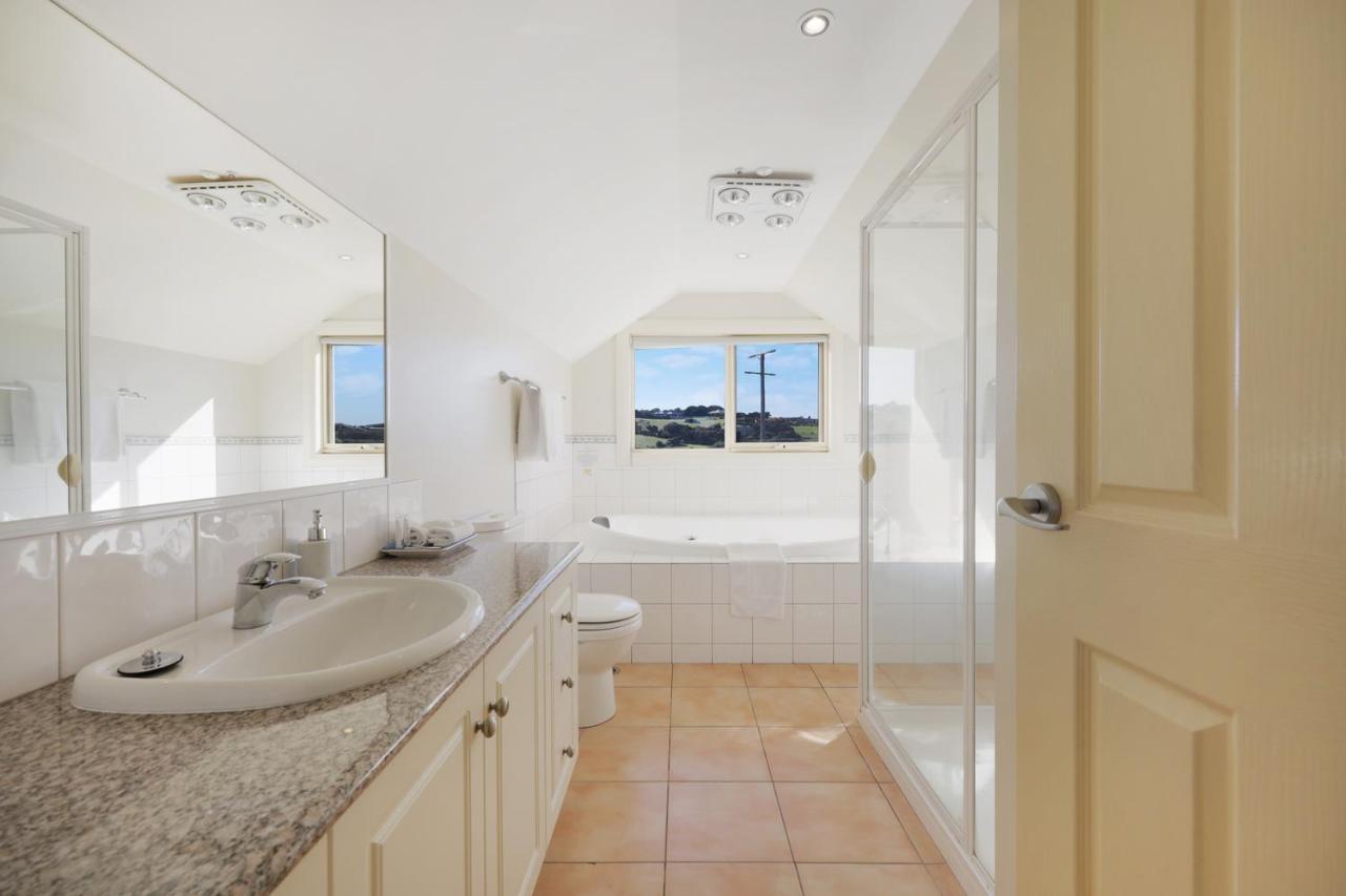 Logans Beach Apartments - The Loft Warrnambool Ngoại thất bức ảnh