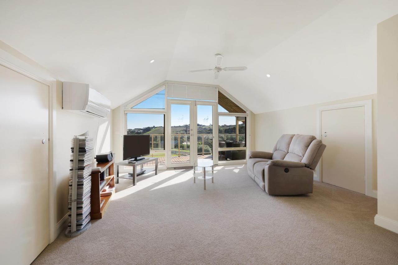 Logans Beach Apartments - The Loft Warrnambool Ngoại thất bức ảnh